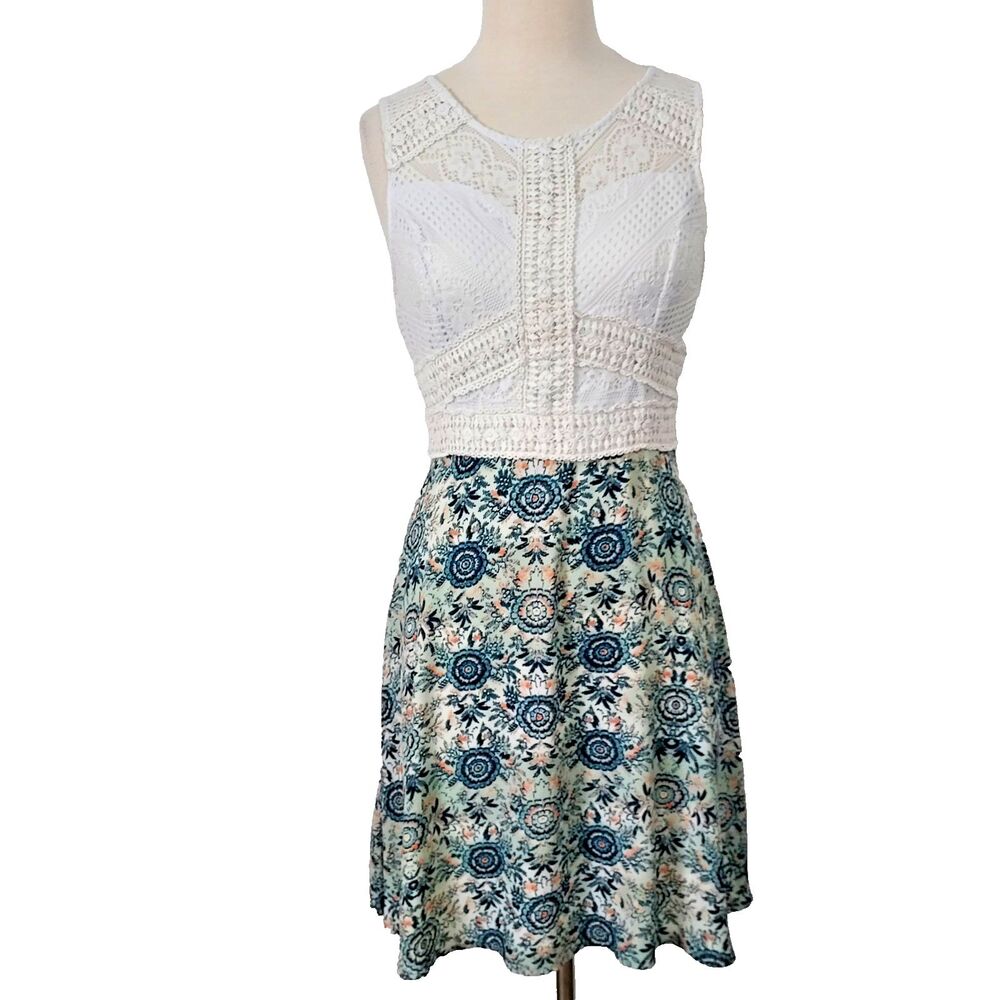 Maurices Crochet Fit & Flare Dress Size 7/8 Juniors Sleeveless Flowy Floral